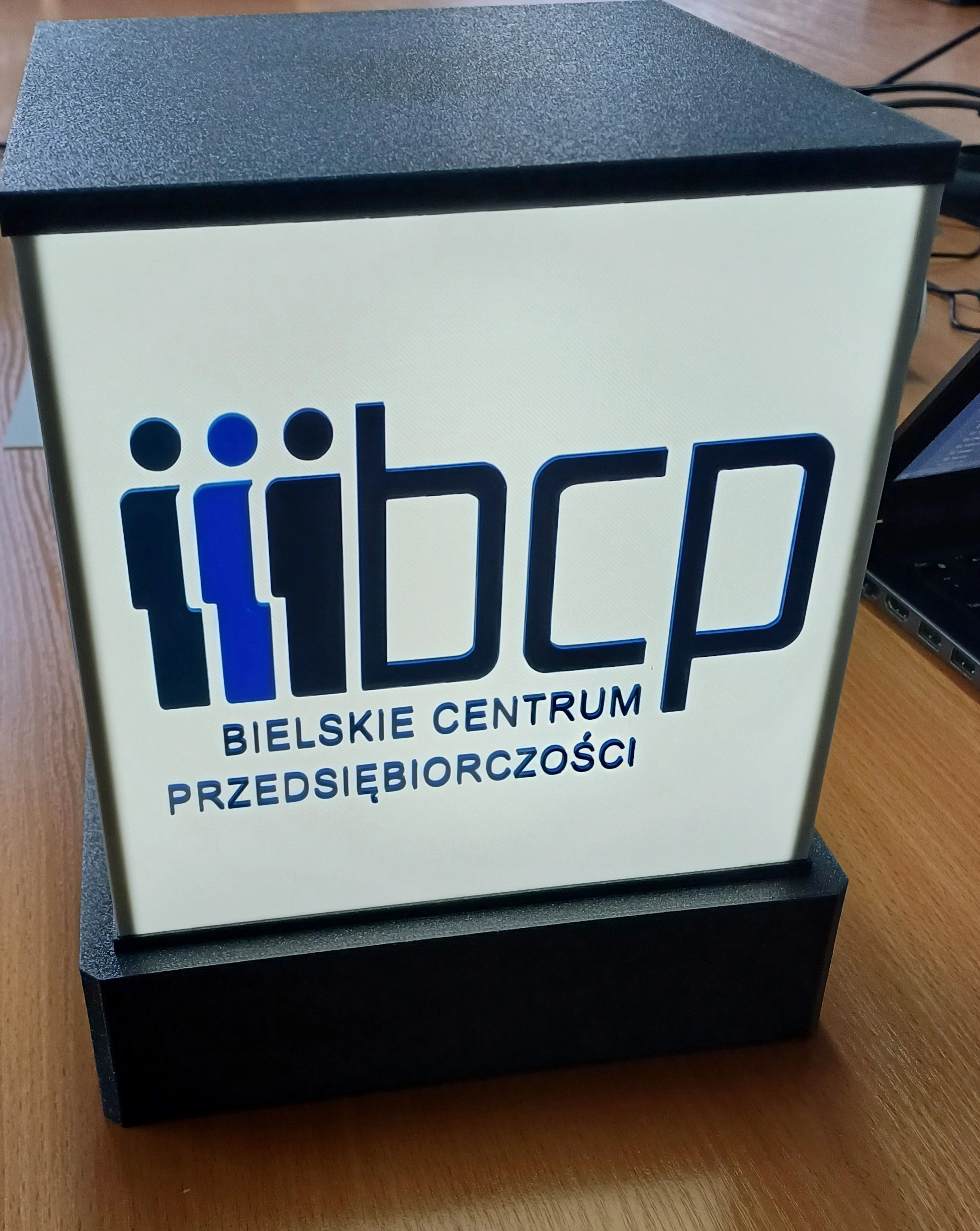 Lampa logotypowa